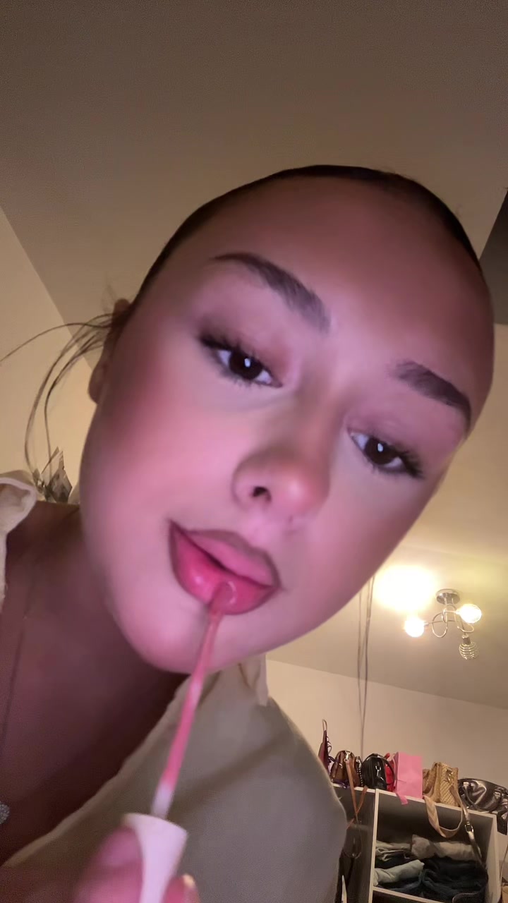 @𝐂𝐡𝐥𝐨𝐞́'🥥🐚🌺🪼