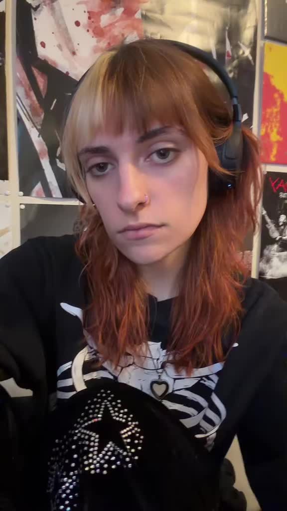@Maddie ⎕🧡