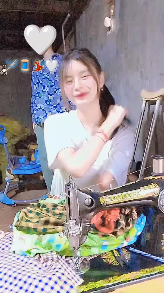 @🪡🧵စက်ချုပ်သူလေး👚[Tailor ]
