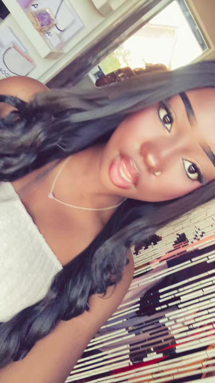 @q🍫