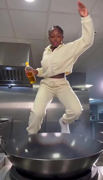 @AYOOLA 🤭💕🍒