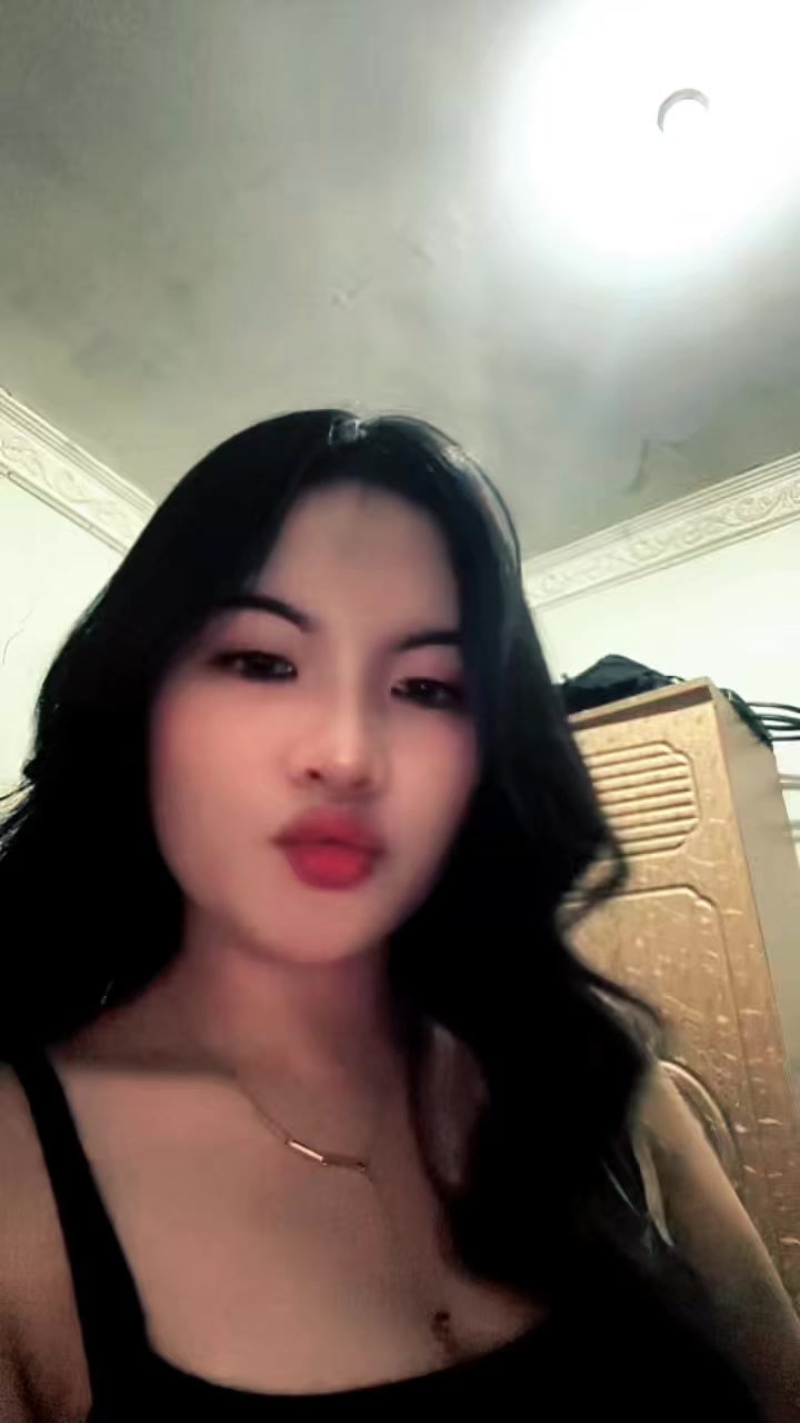 @OliviaNzr