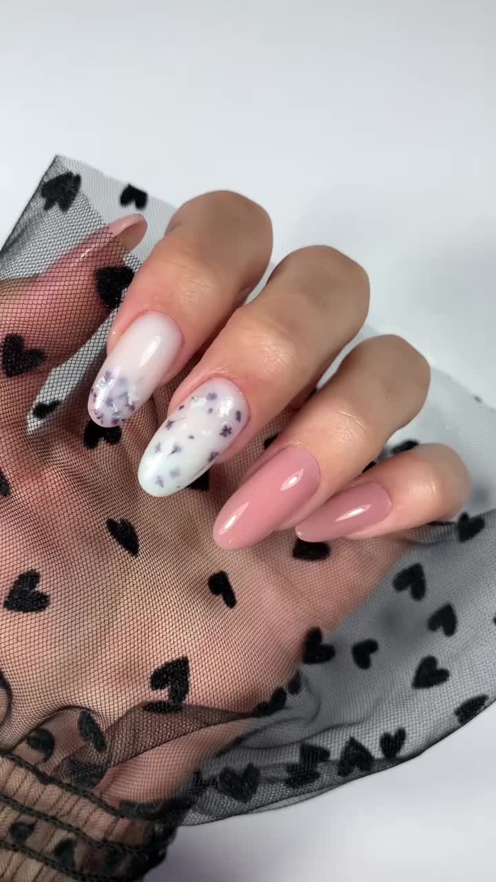 @Валерія