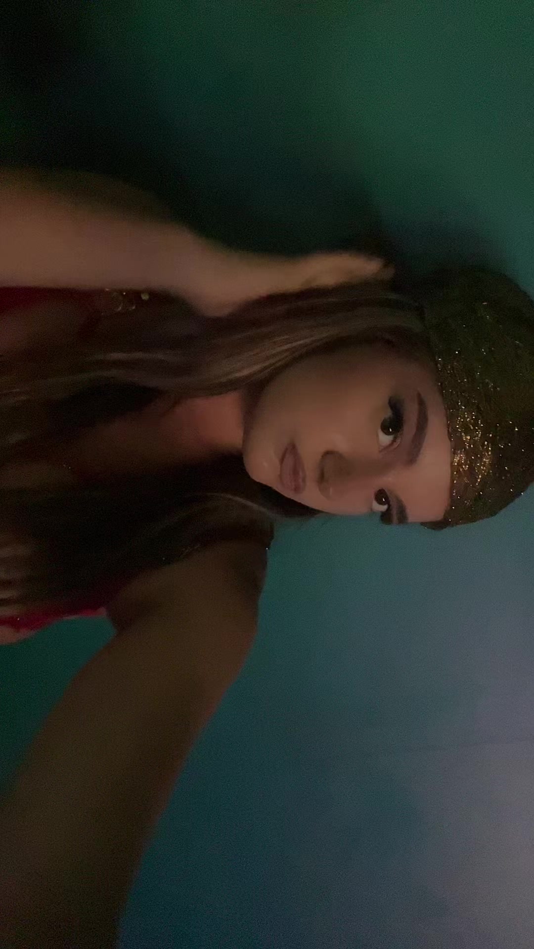 @аня