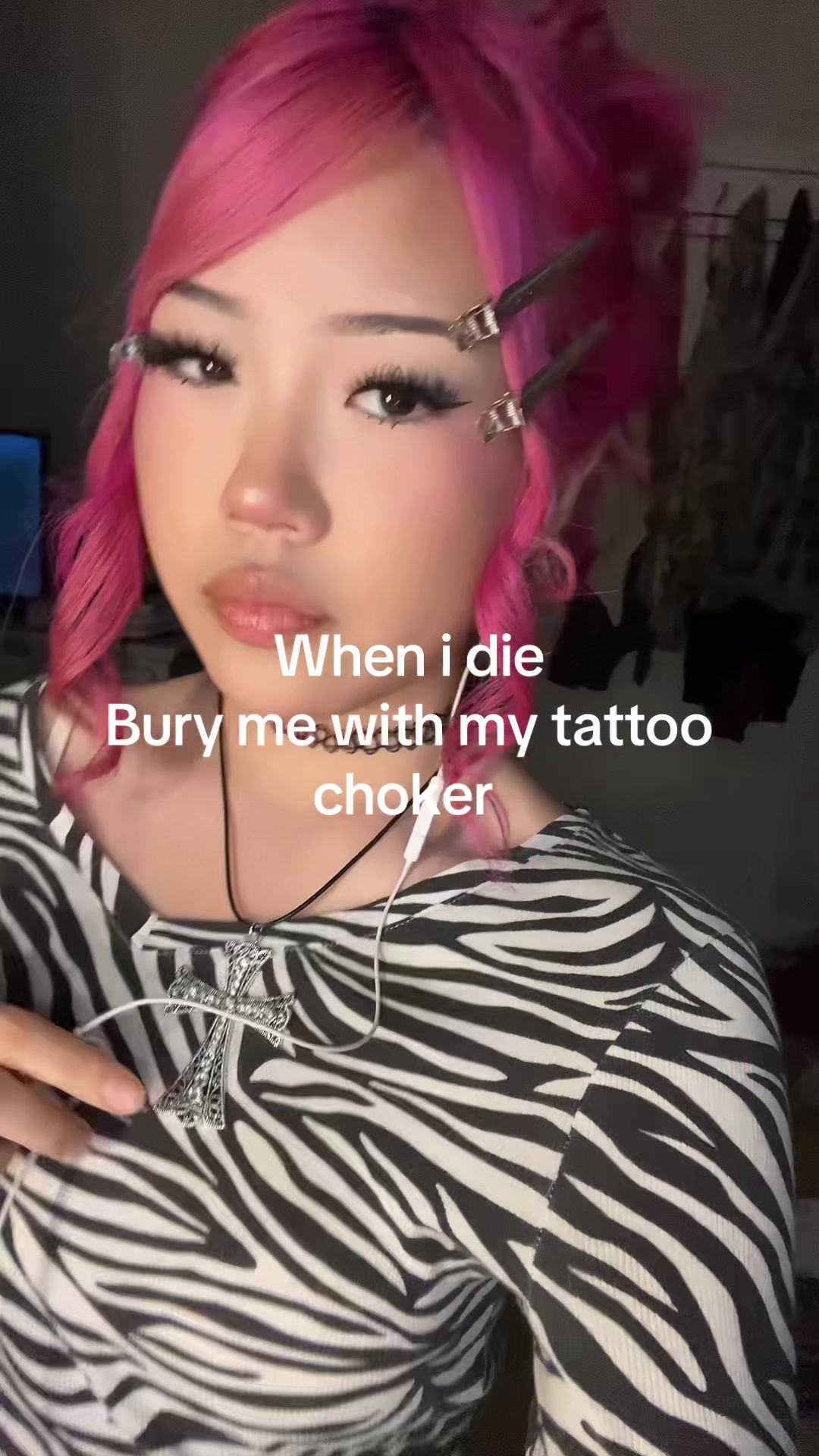@x_x2429840