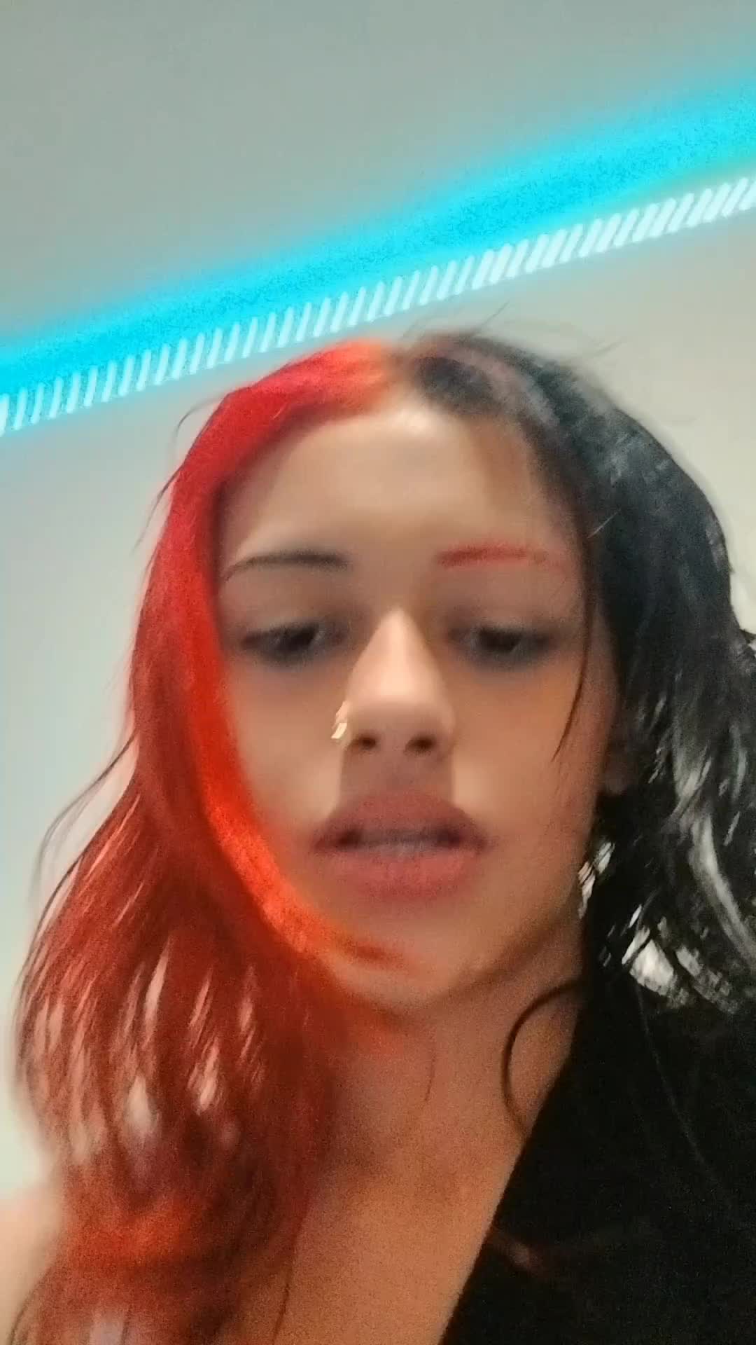 @⊰V⊱