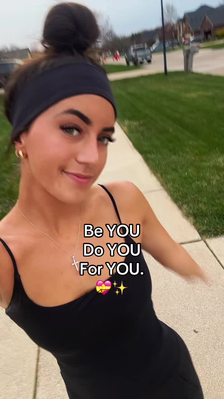 @giulianaafoltzz