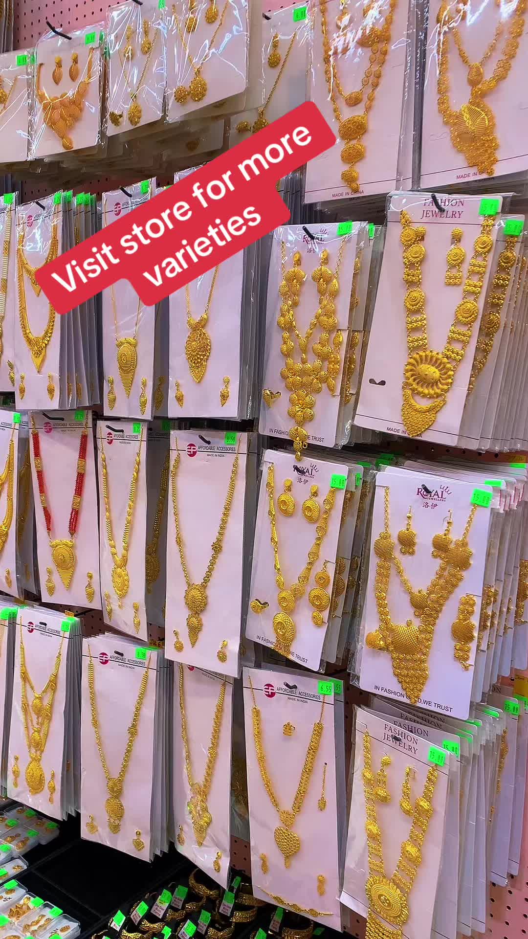 @Earrings Plaza