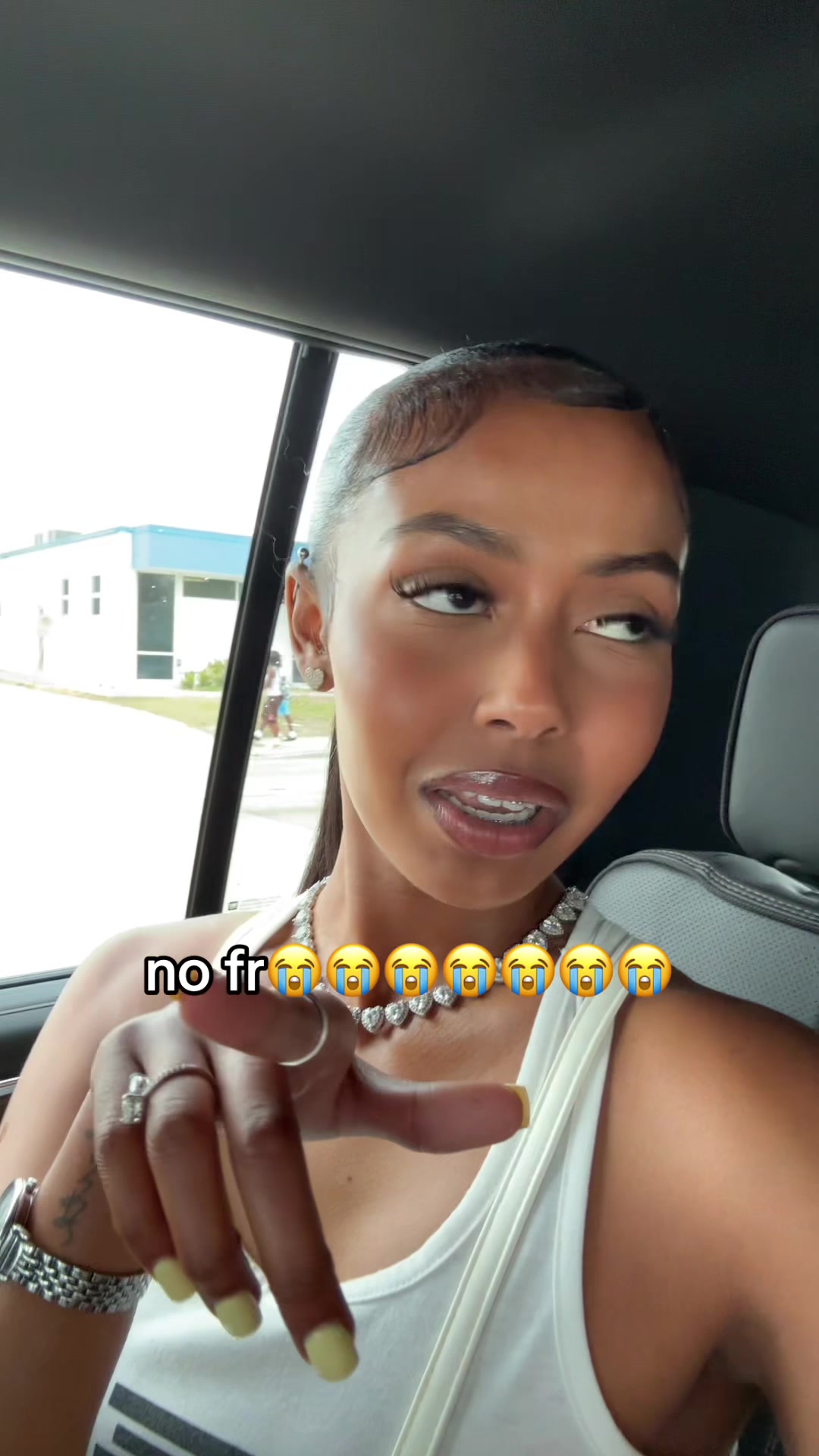 @emneezy