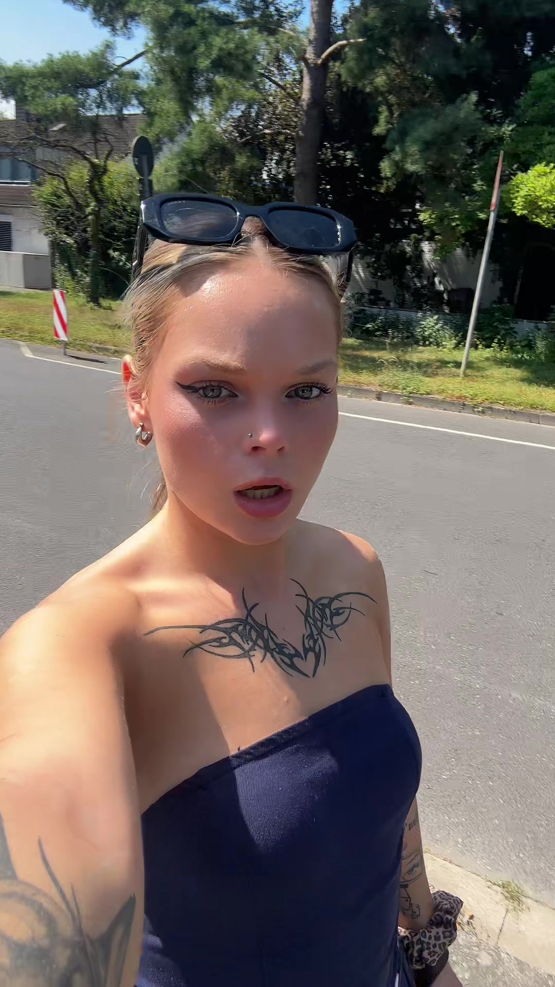 @bordermina