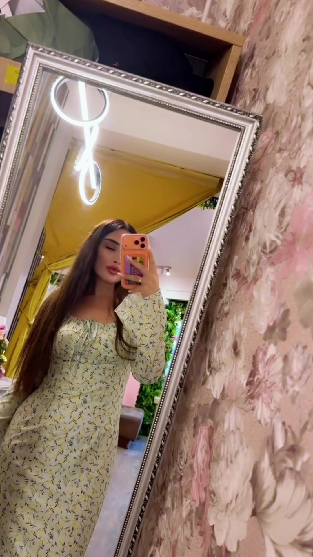 @𝓒𝓱𝓵𝓸𝓮_🦋