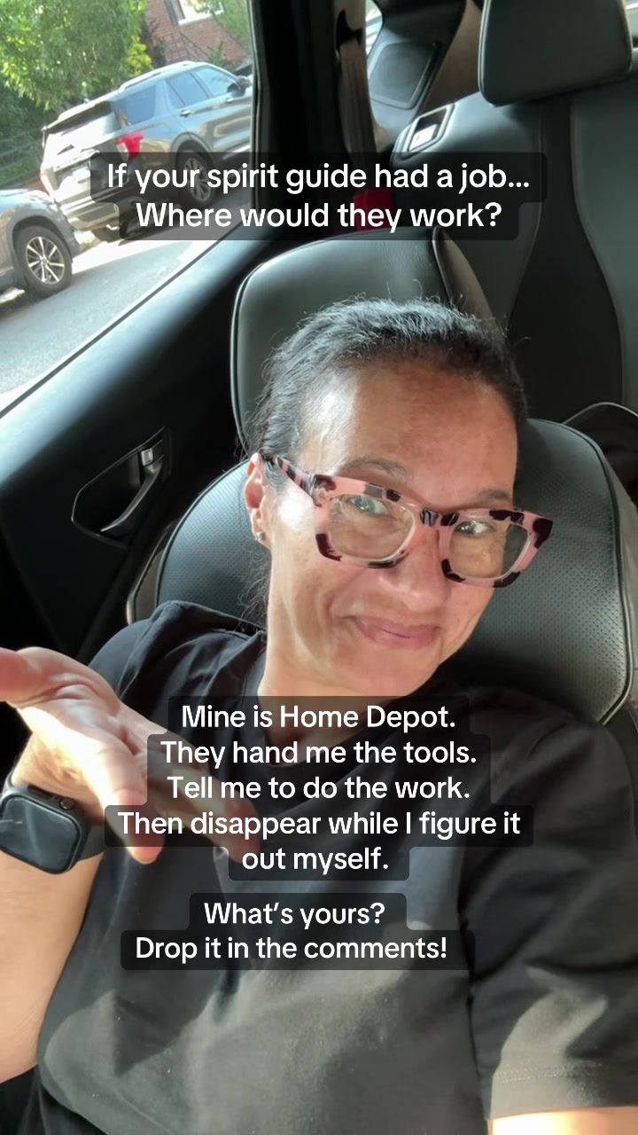 @Leslie Lydon | Psychic Medium
