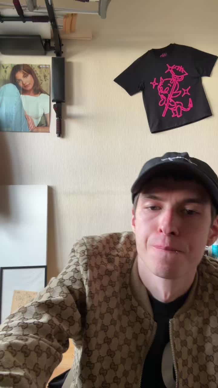@Максим Зихель Лох
