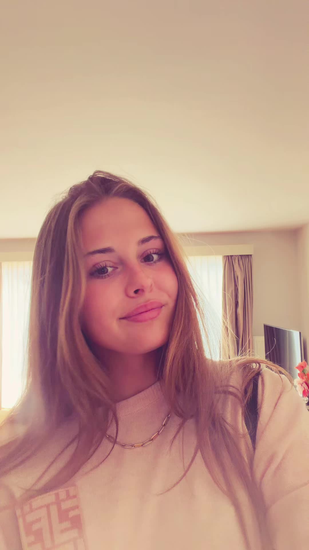 @Helena.v240