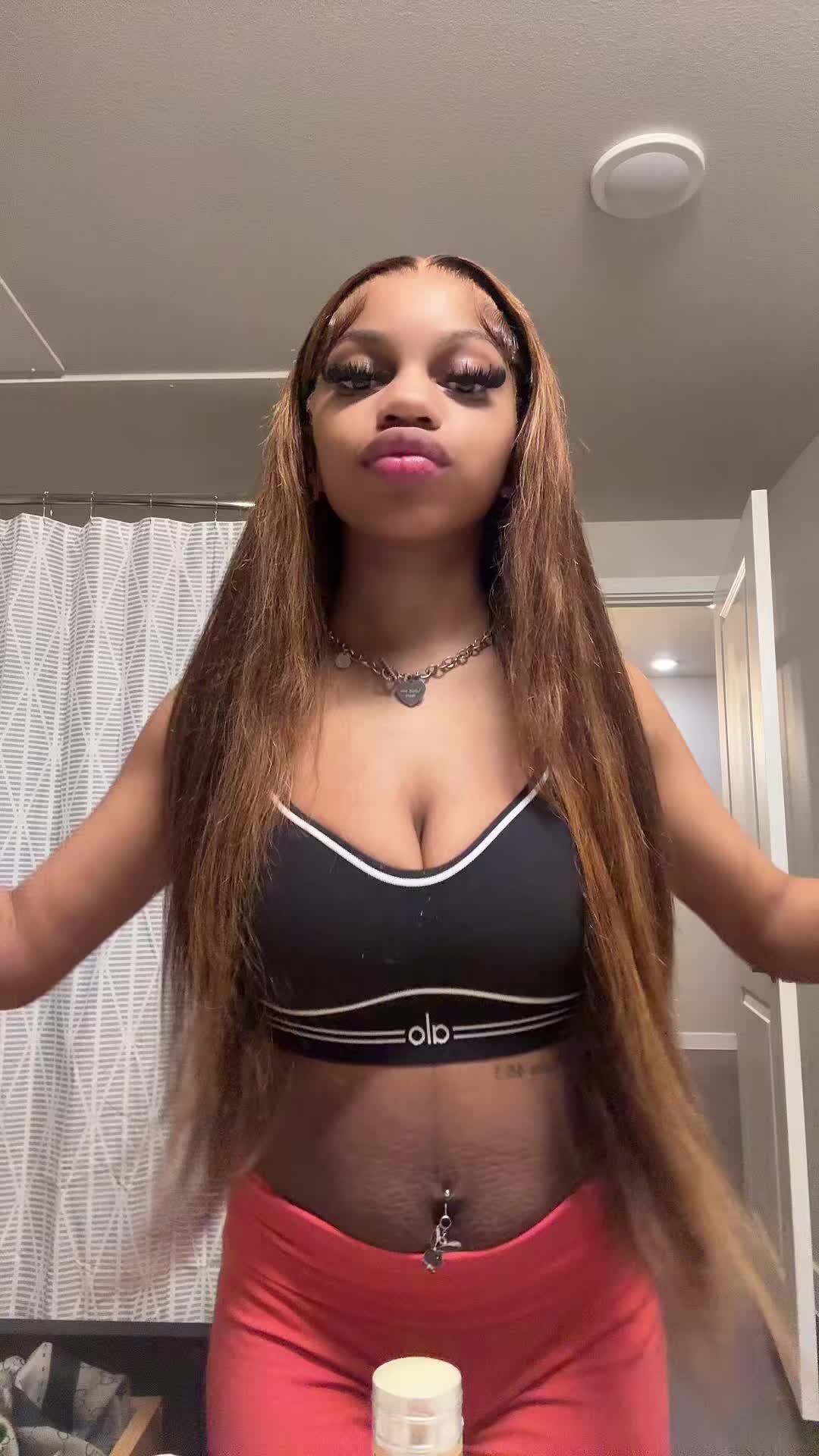 @👄.
