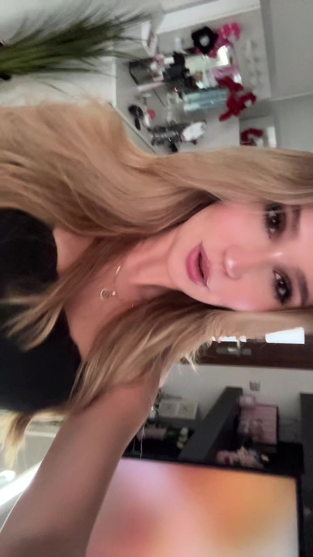 @zuziafurman