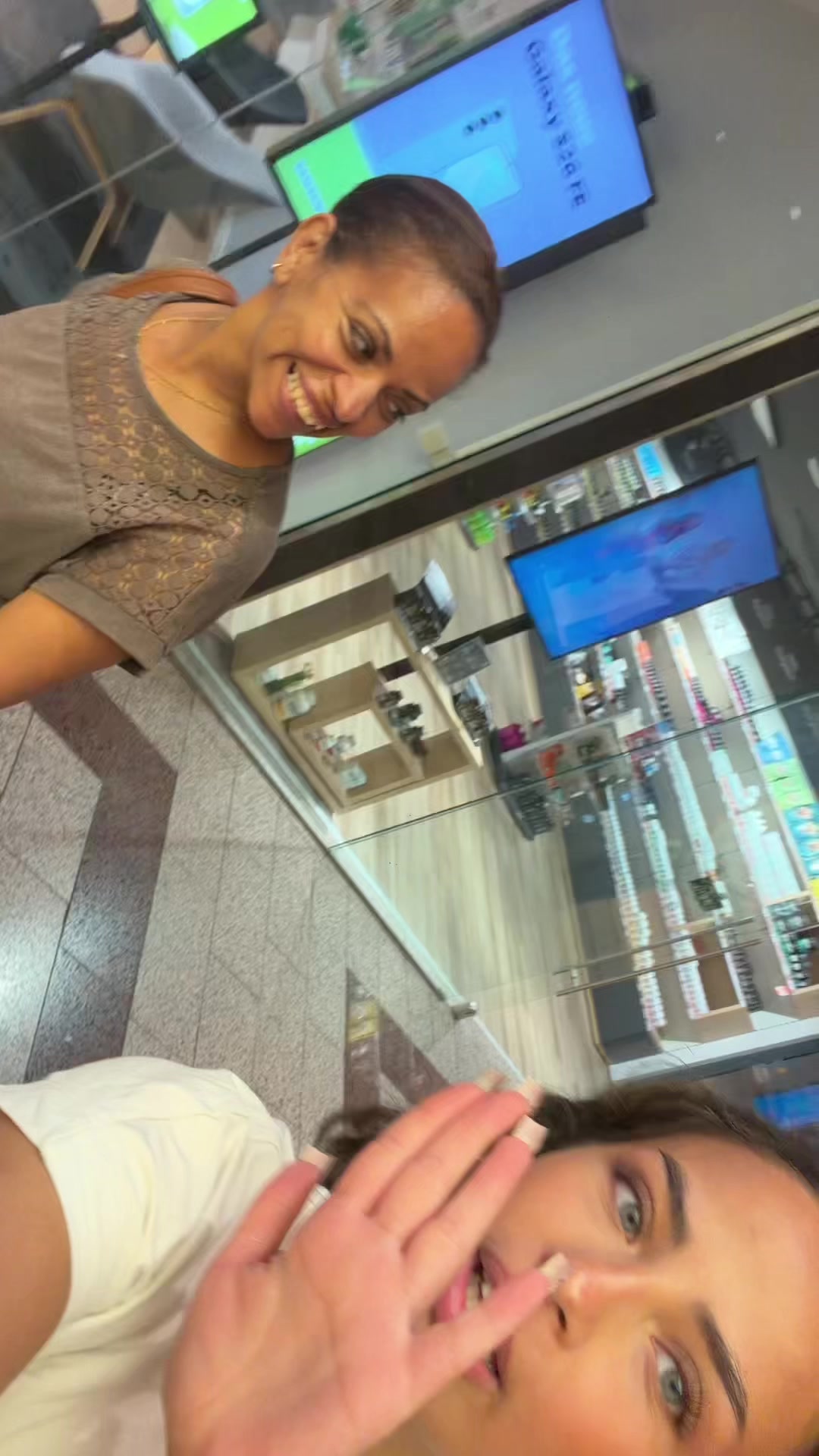 @_luana_ktz