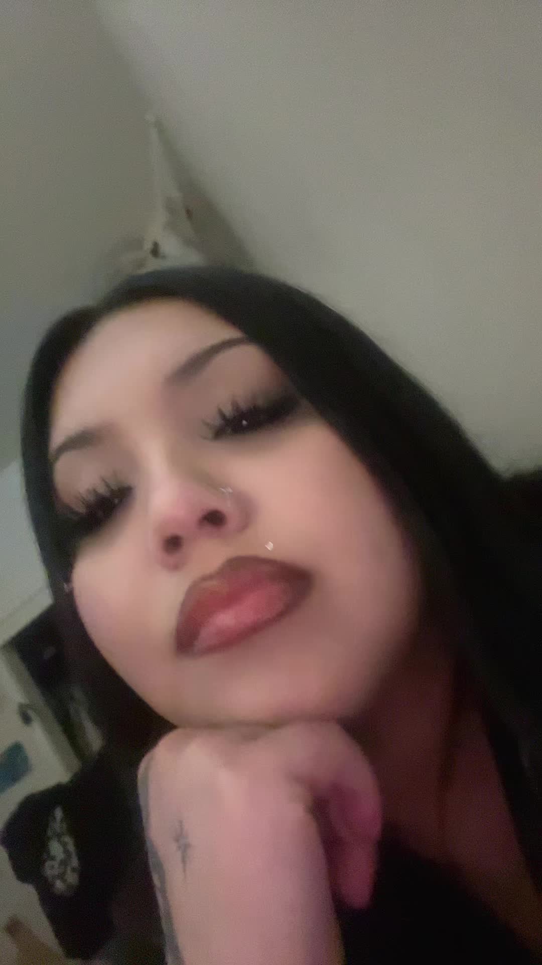 @Dess🍒