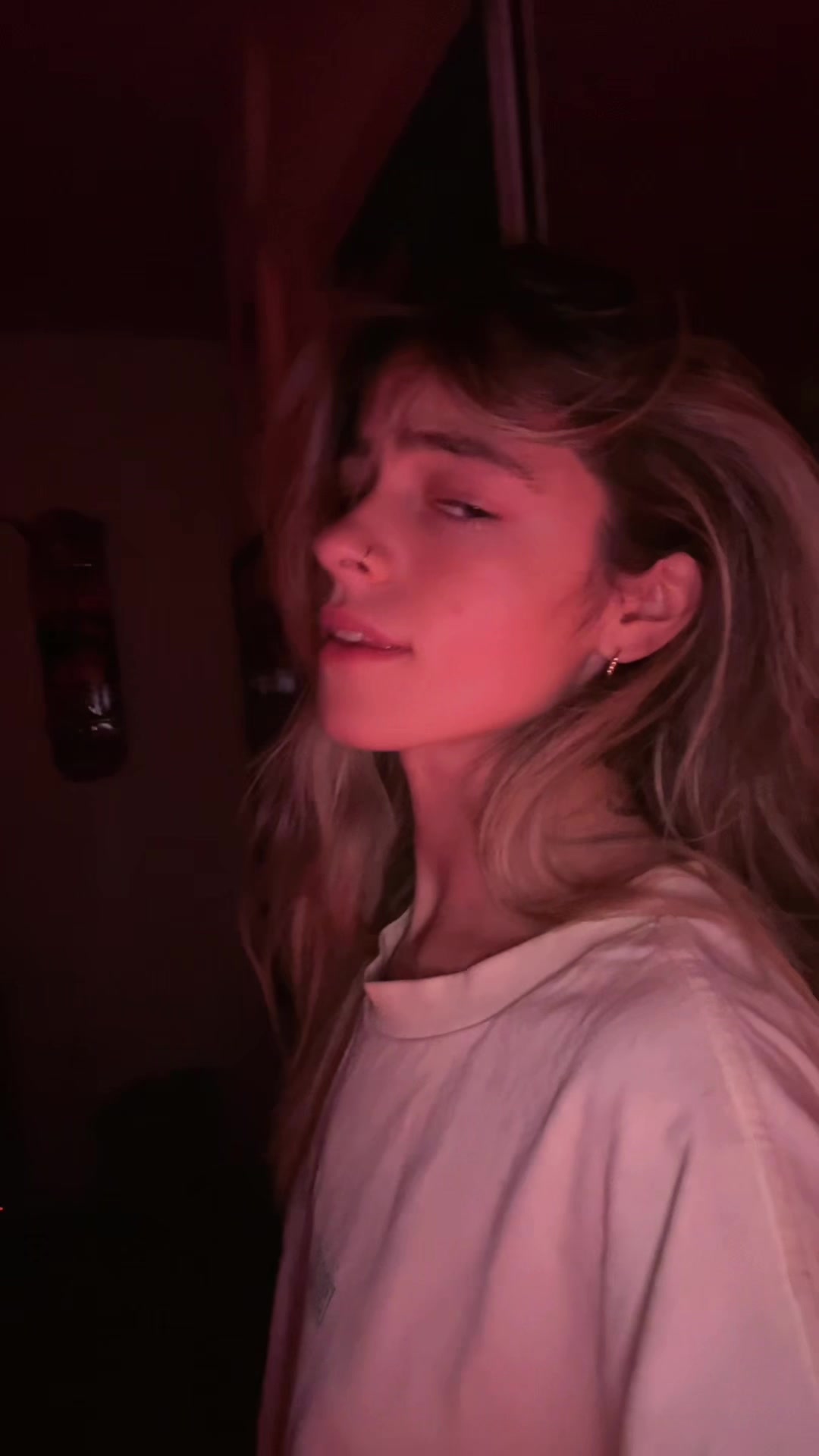 @Bella