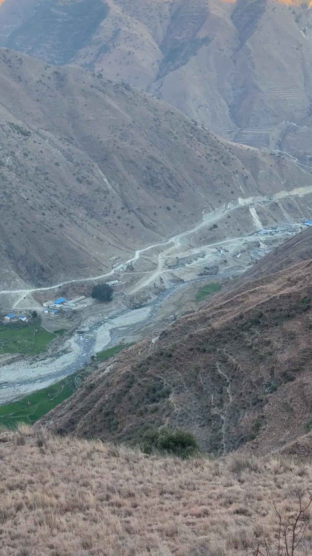 @राज ब बिष्ट