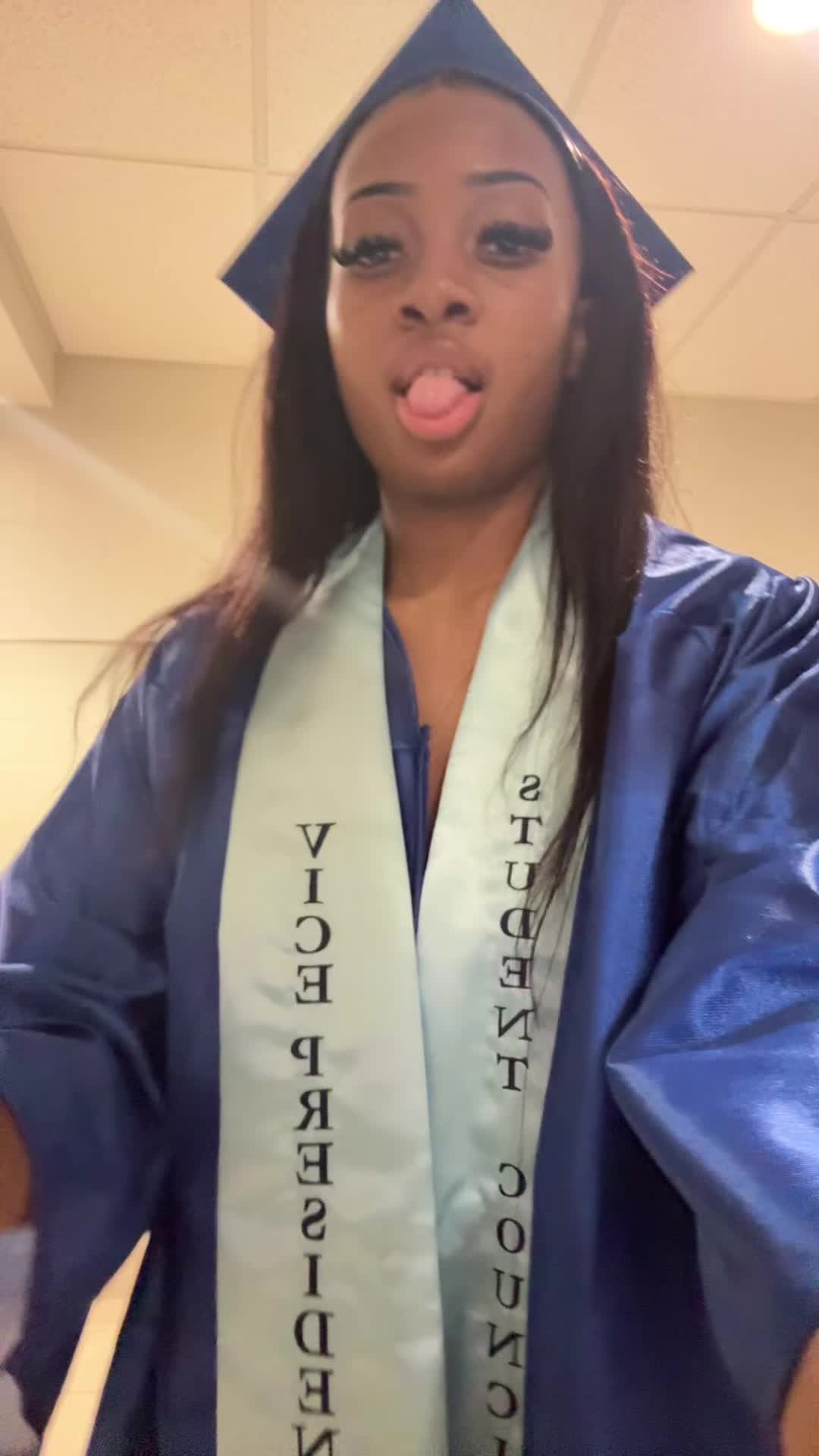 @Ne&iuml;ka💜