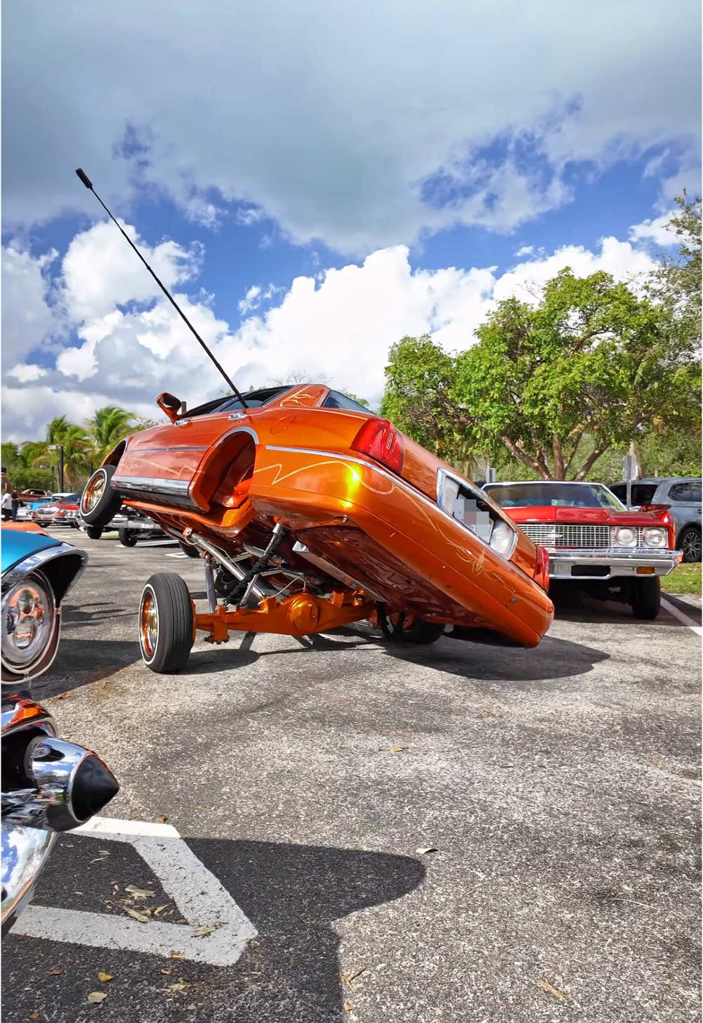 @Lowrider_Avenue