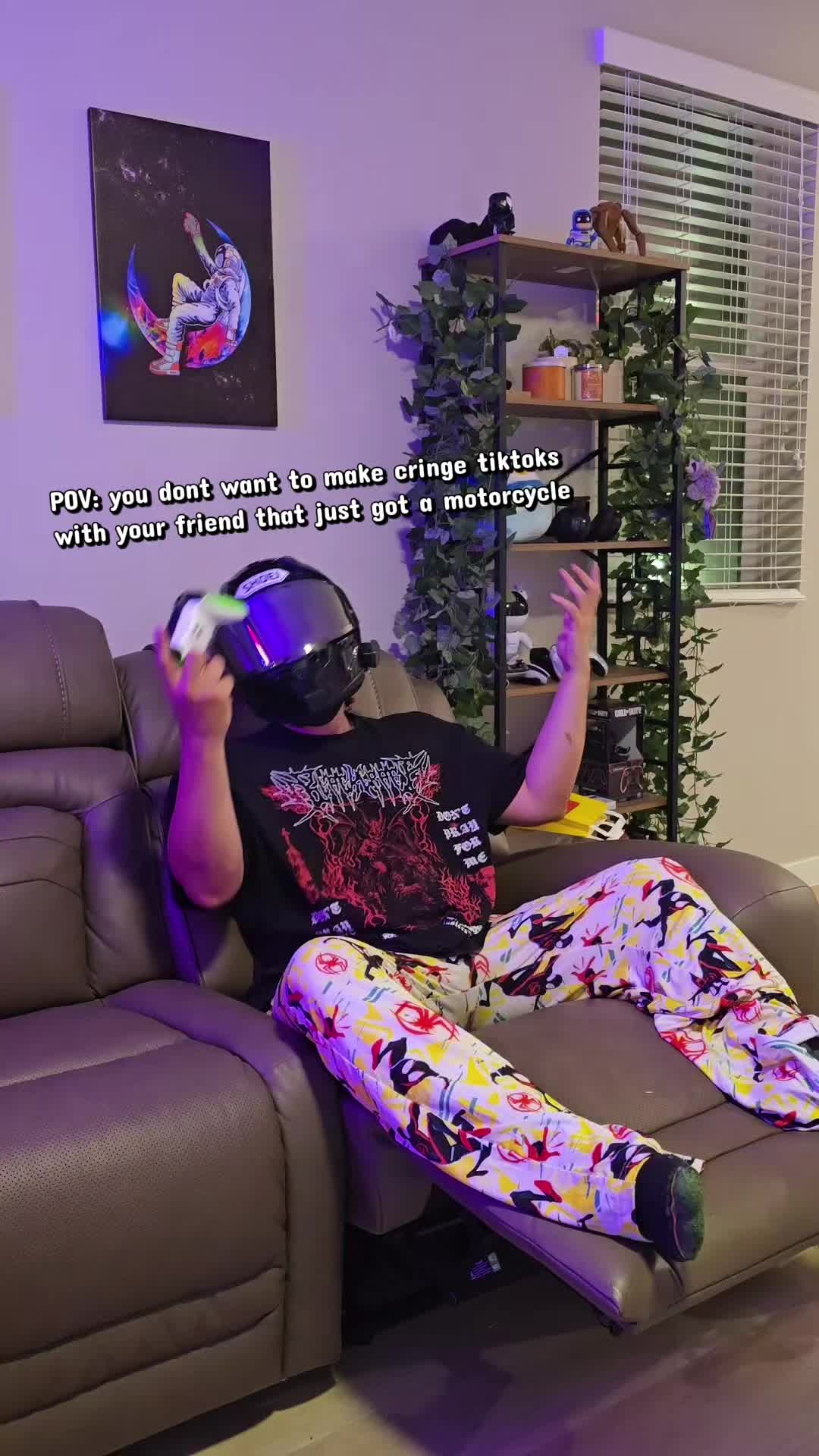 @wierdothatlivesonthemoon
