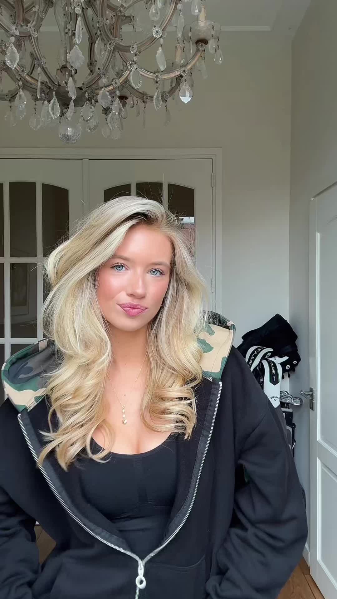 @𝑅.