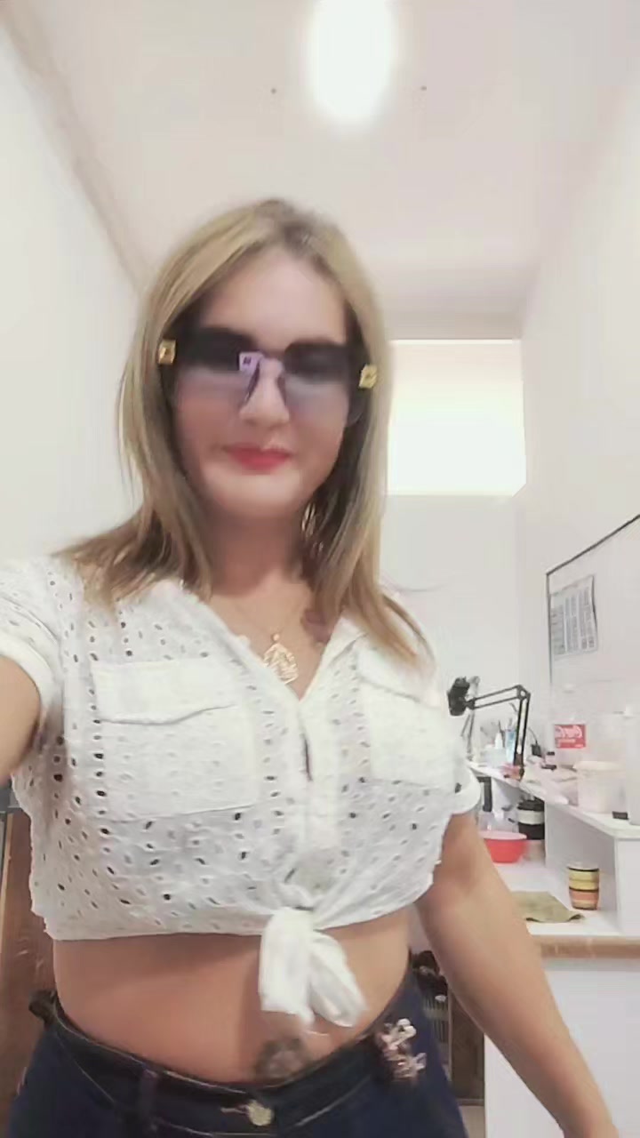 @la catira musculosa