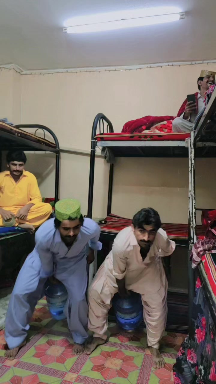 @🇦🇪✈️🇵🇰کنگ بوس سرور جکرانی