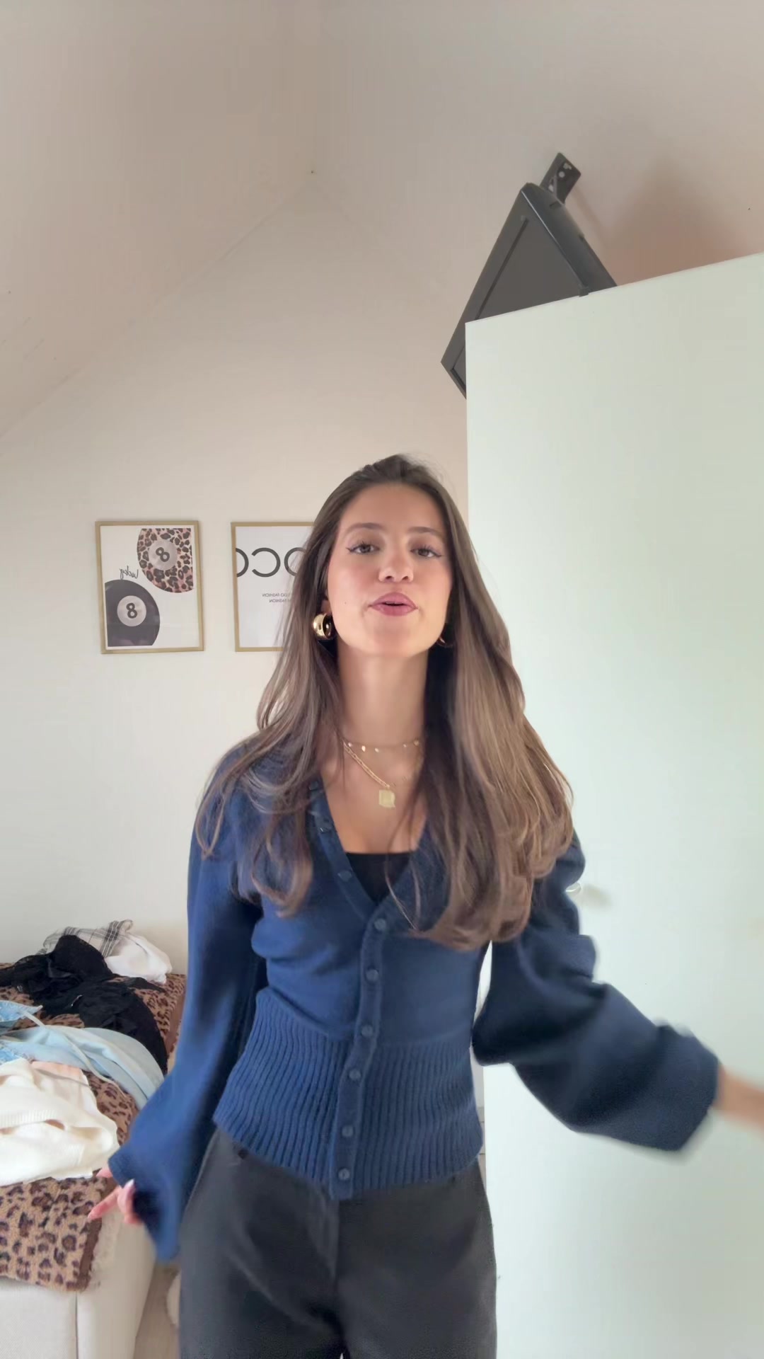 @𝐬𝐚𝐫𝐚