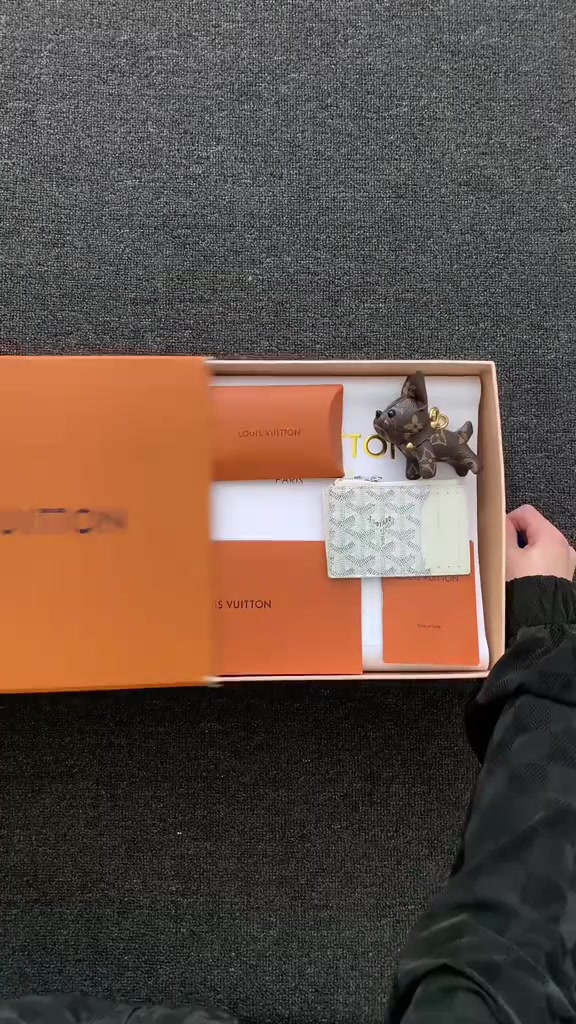 @Apex Sneakers