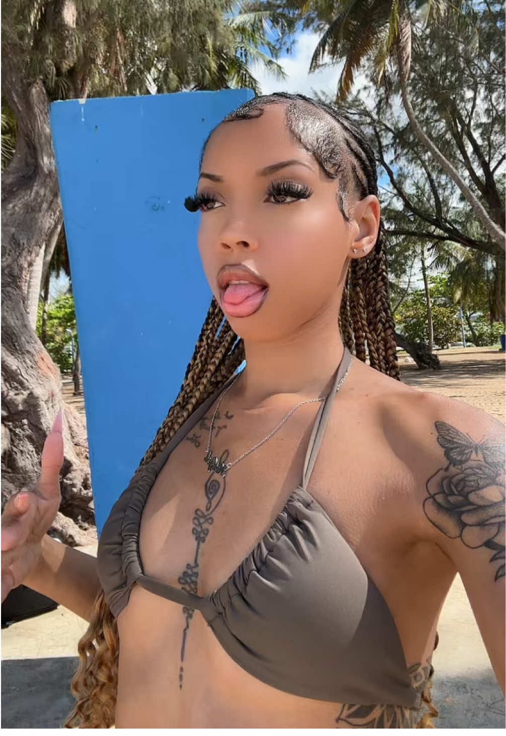 @Jules♈️🔮