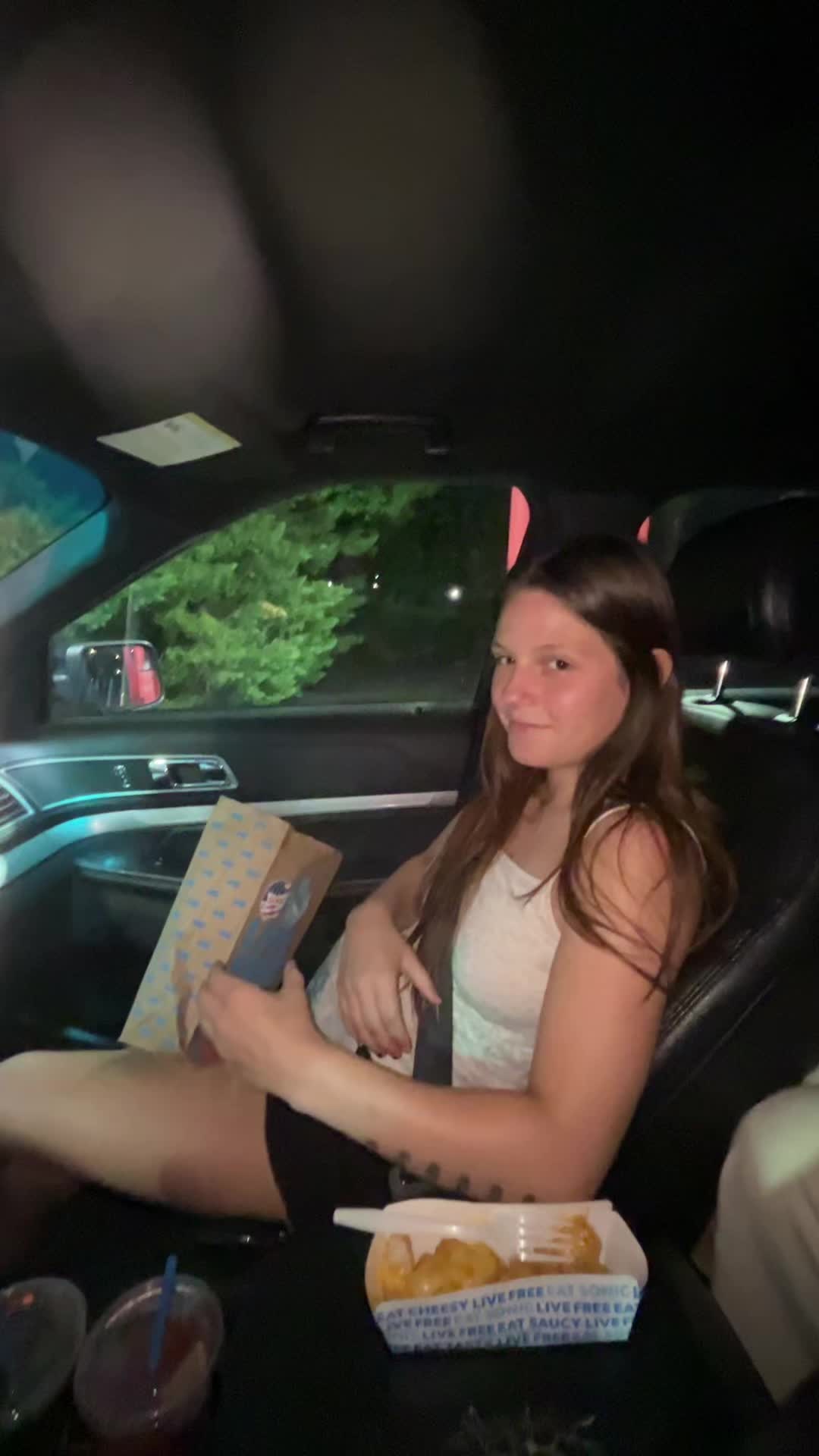 @raeeeeegan