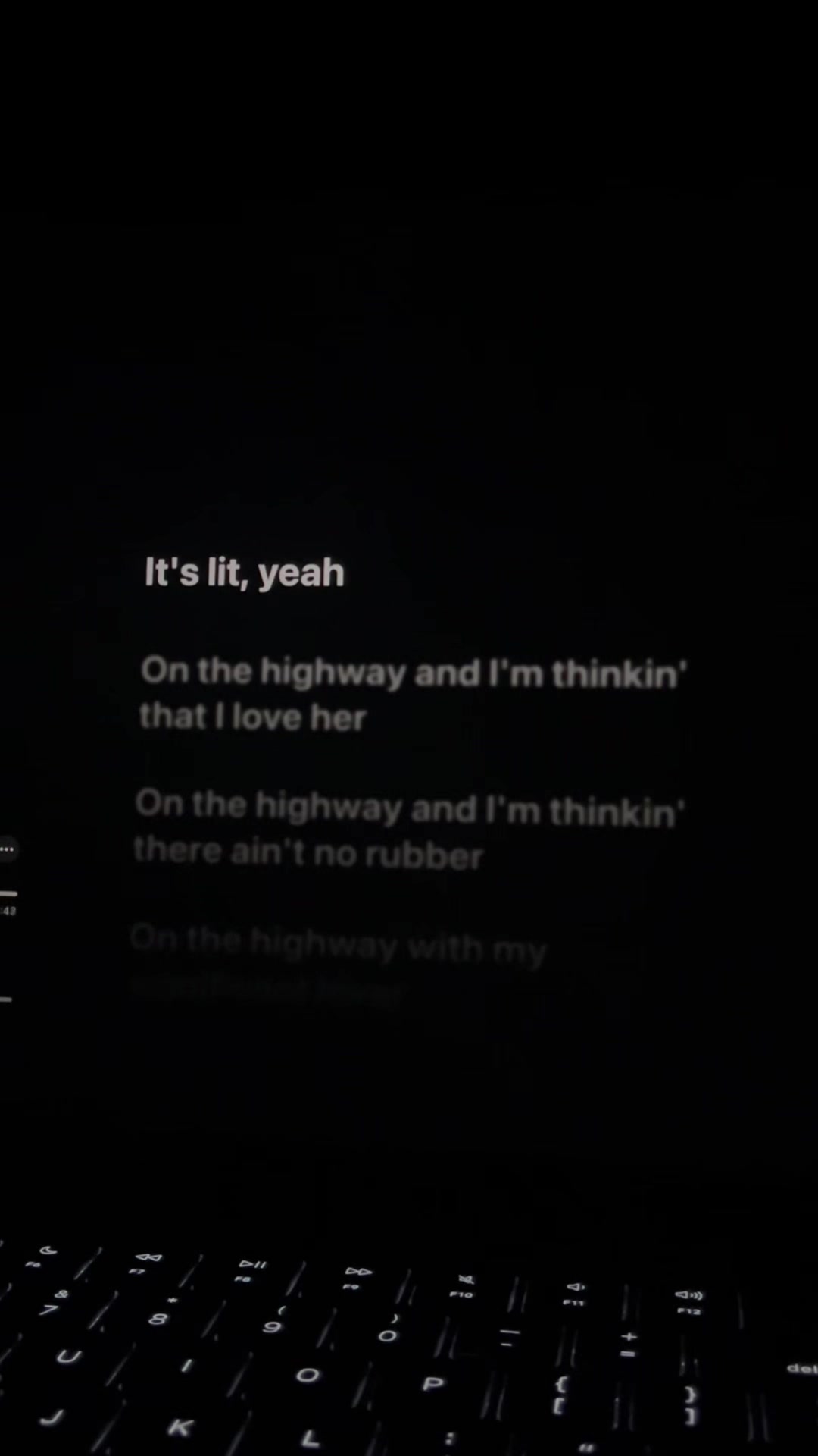 @🎧