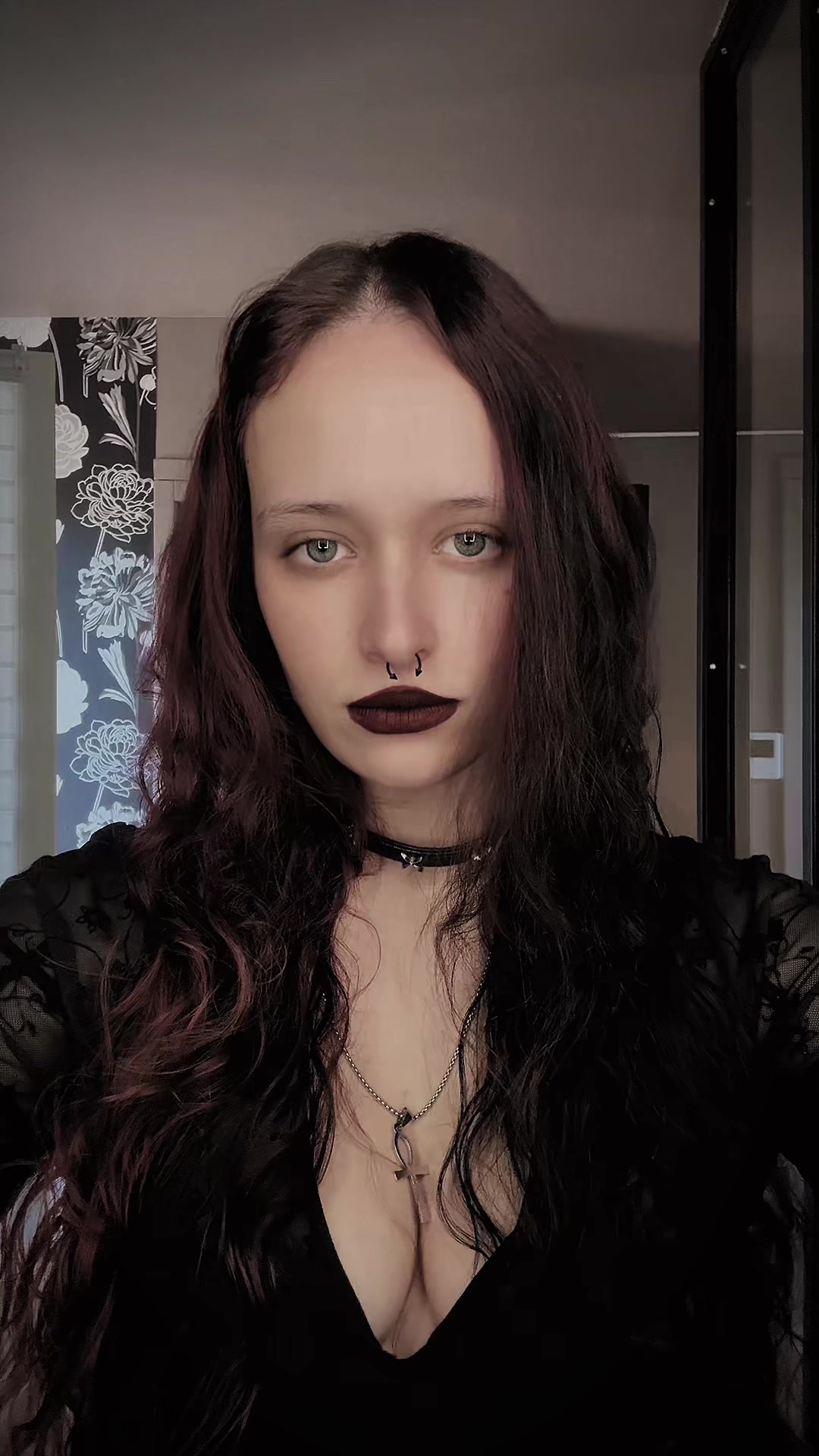 @🦇 𝔐𝔞𝔯𝔦𝔫𝔢 - Goth Girl