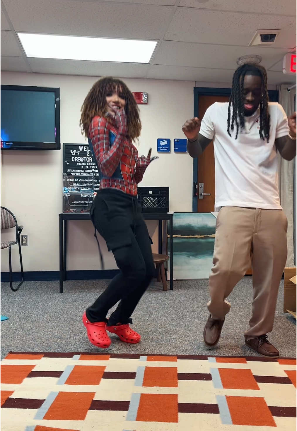 kat (@kvrtez) - Urlebird