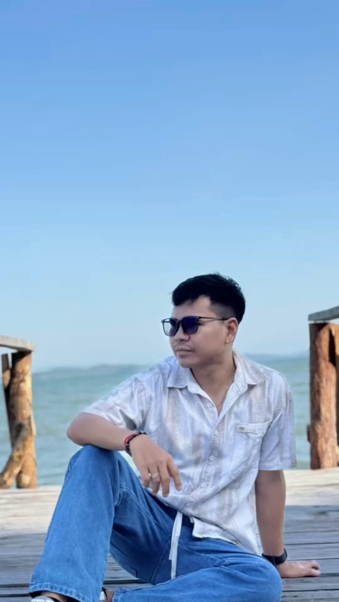 @រី ឆាត
