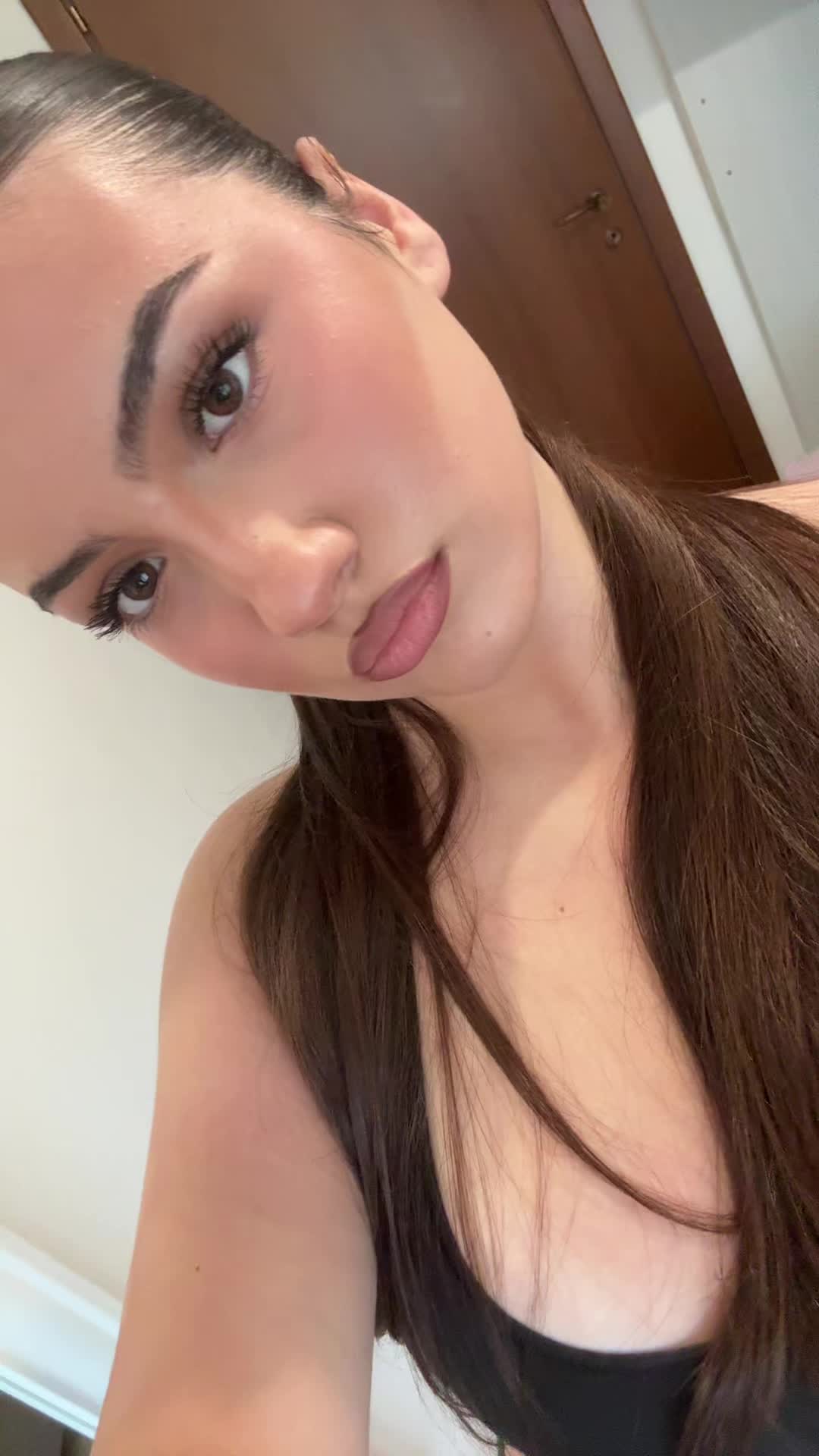 @stellahoxha_