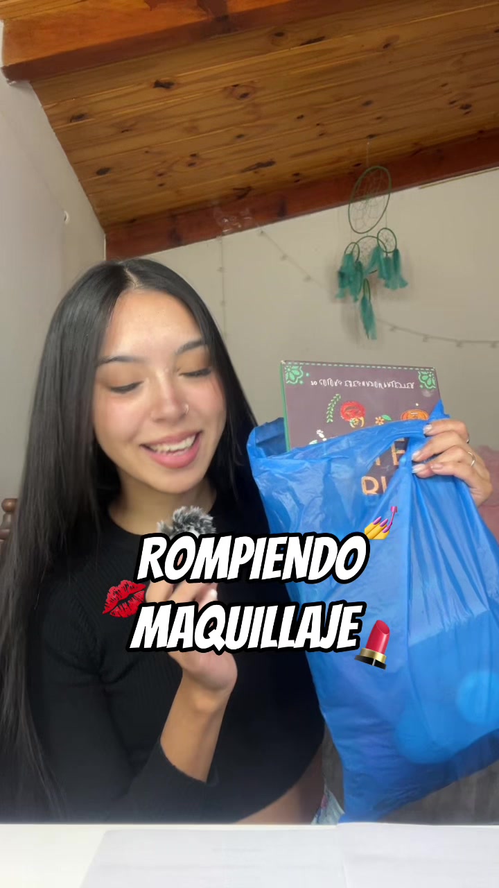 @Nicole Loaiza🦋