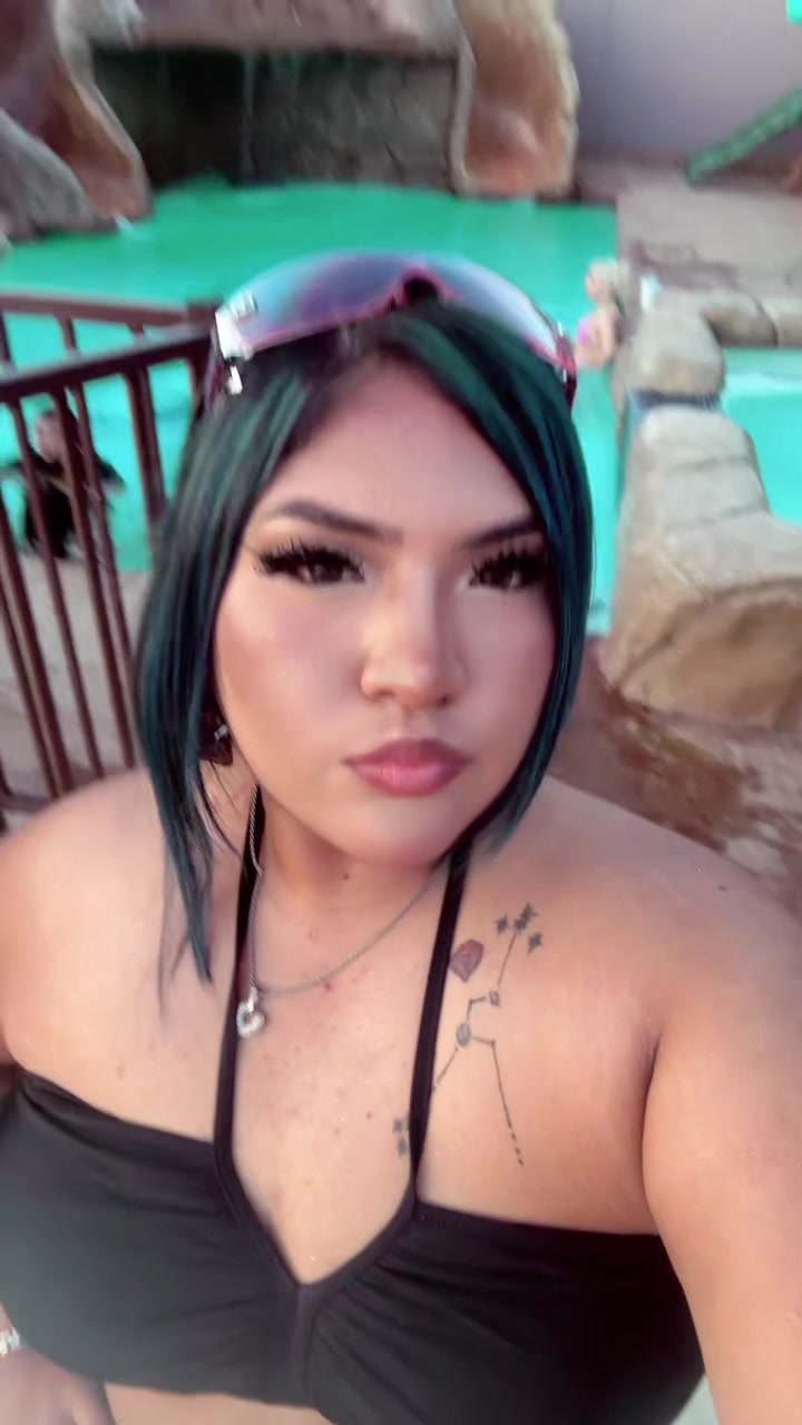 @🫐