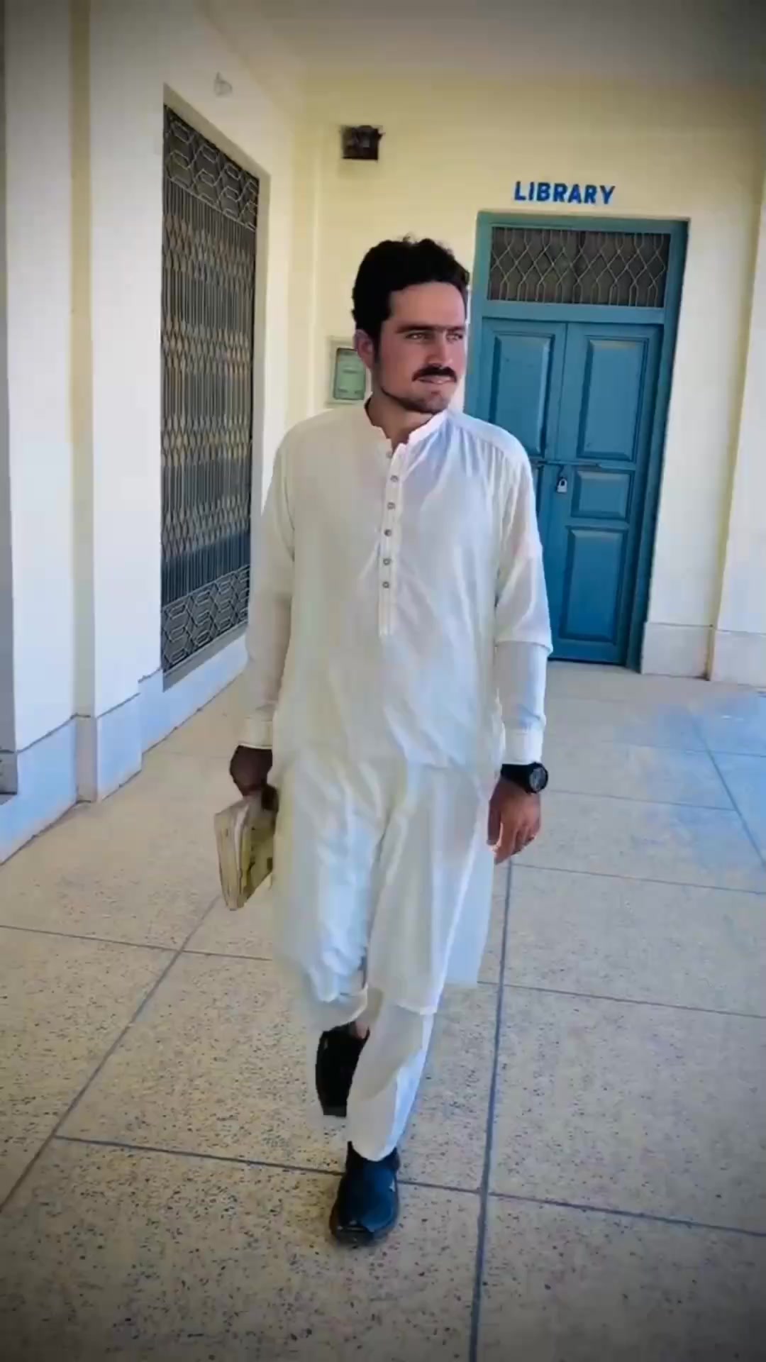 @عـــــــــــزیز مہمــــــــند