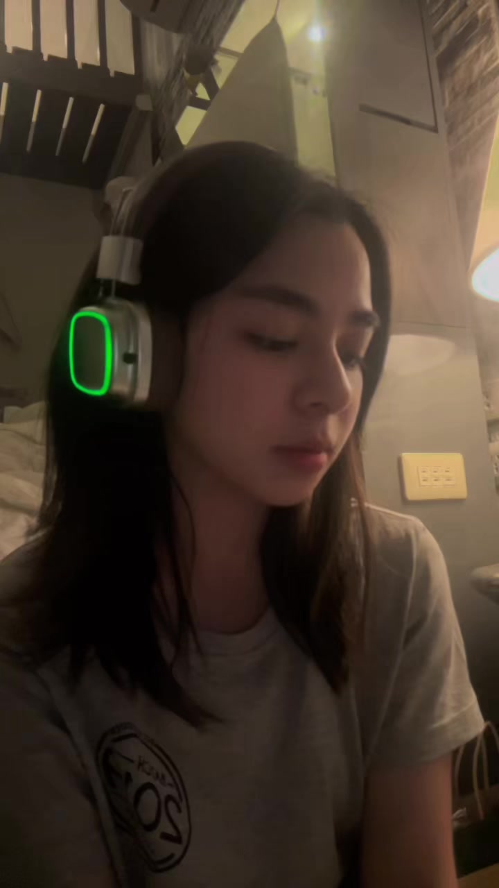 @bea muñoz on spotify 🤨