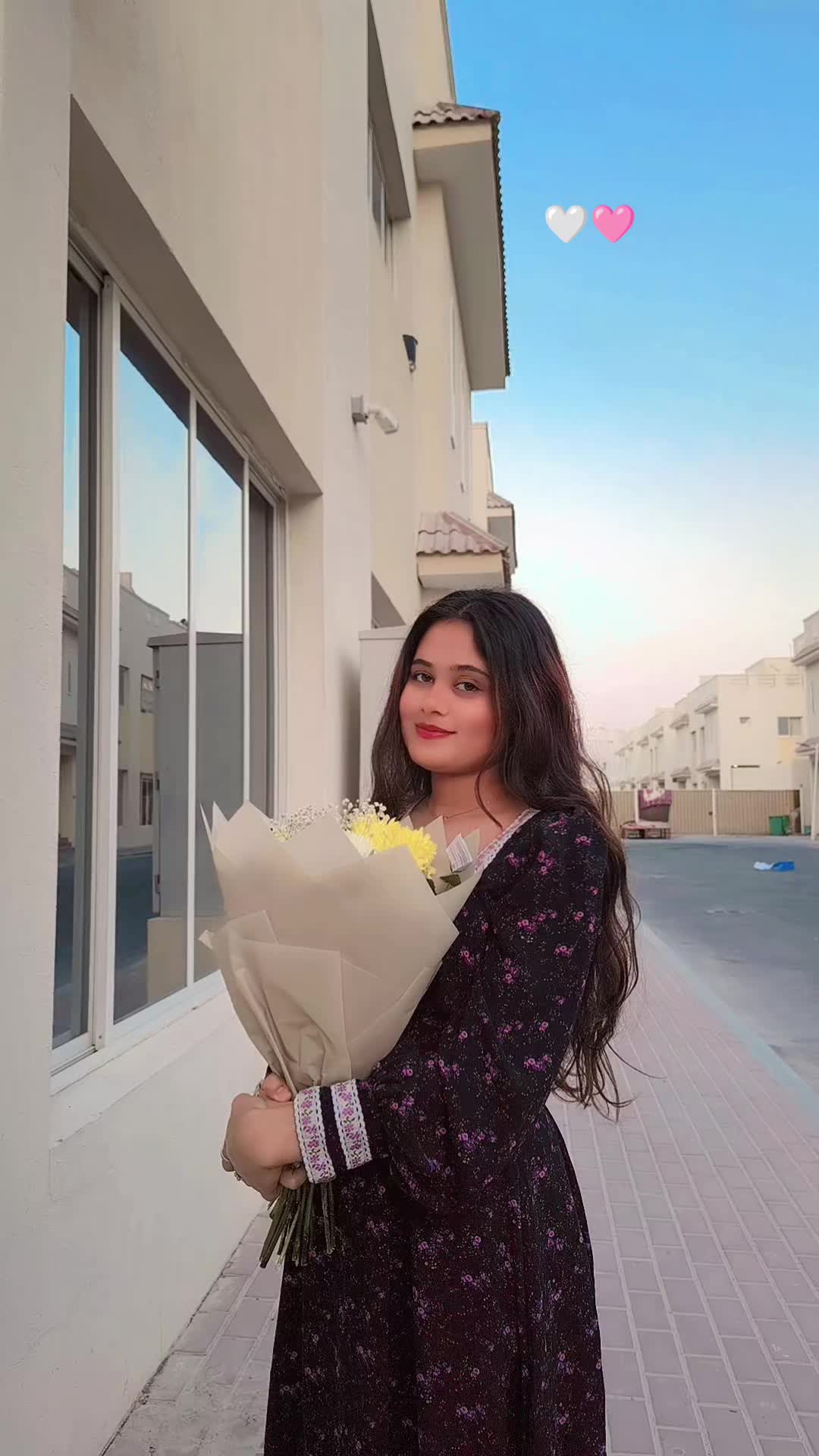 @Neeshaa_🎀