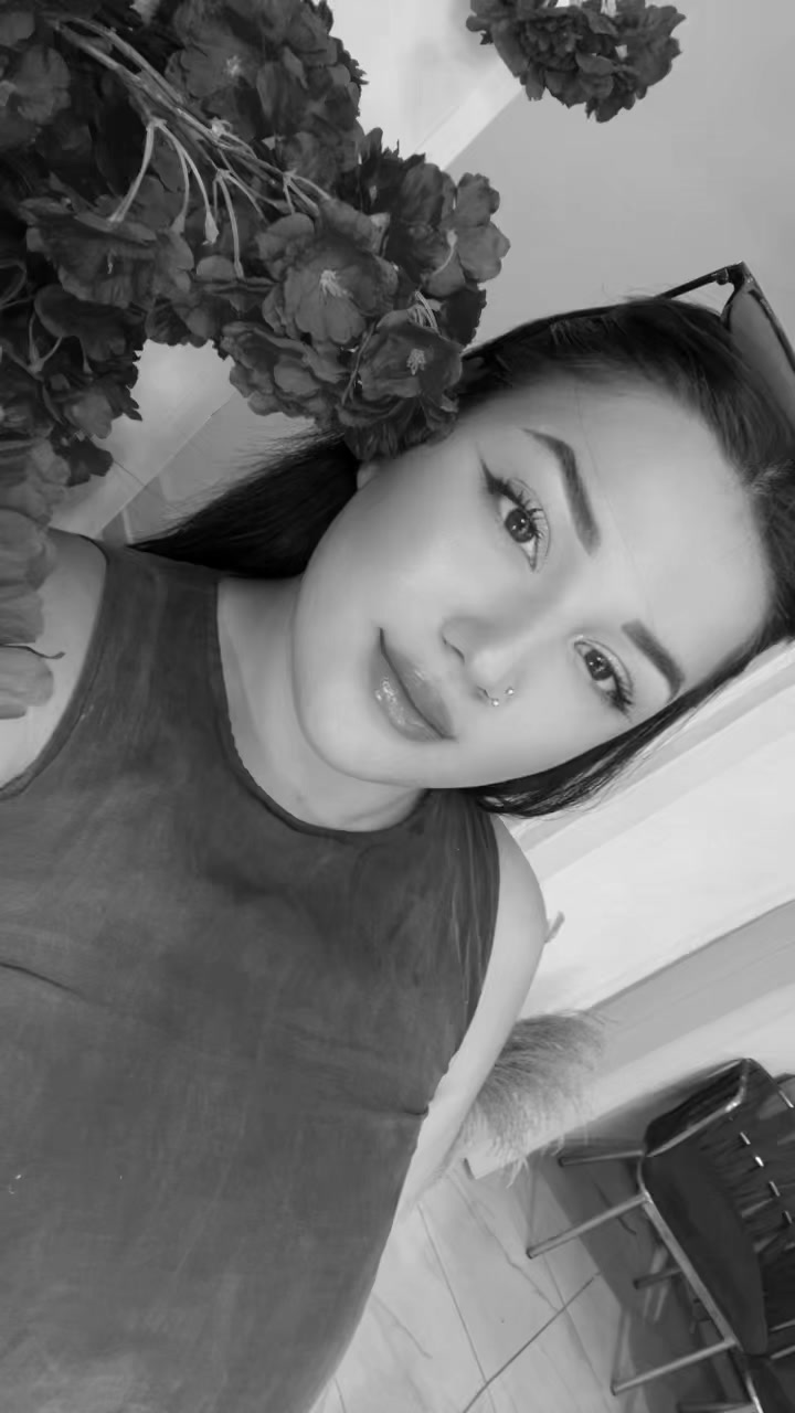 @Adelisstt._