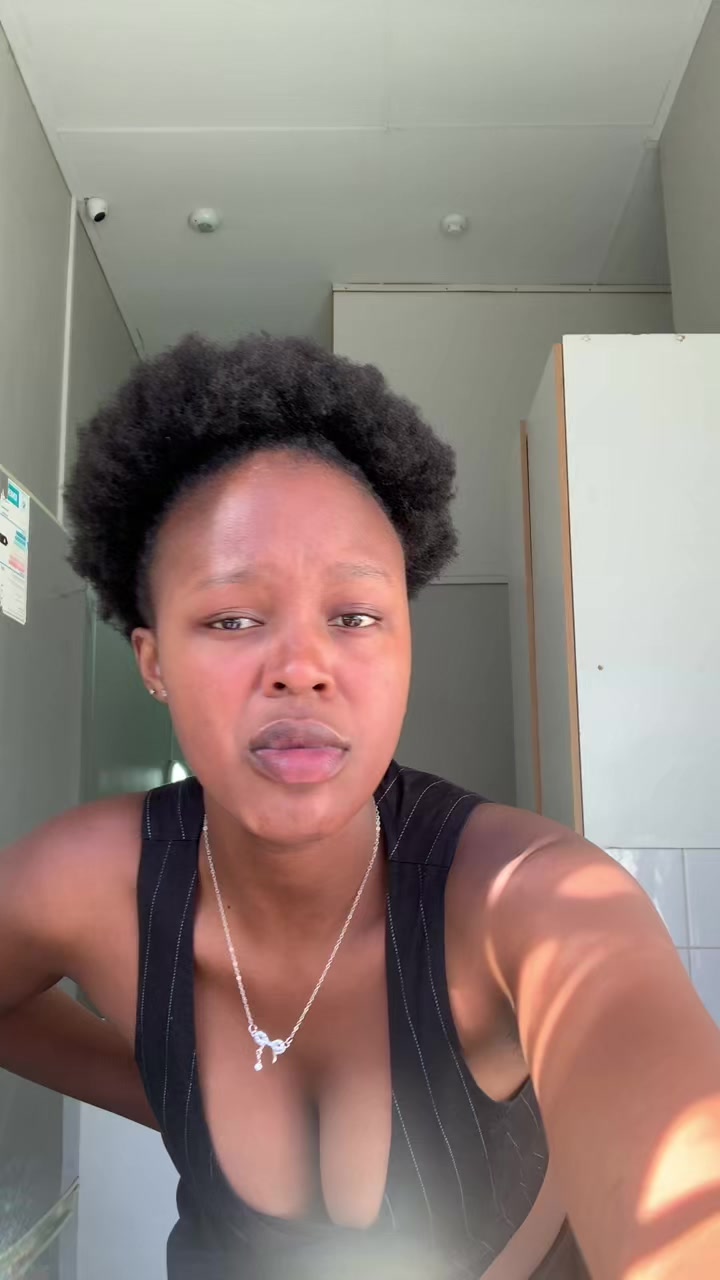 @simmy_moloi