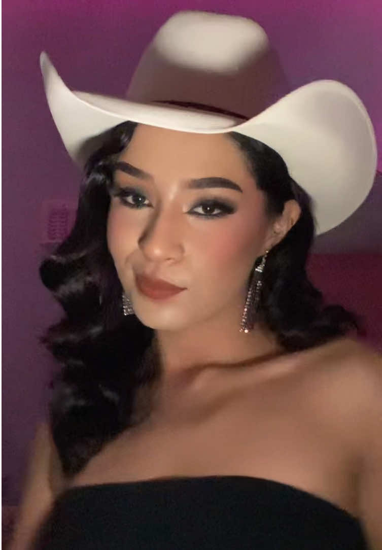 @JENN HERN&Aacute;NDEZ