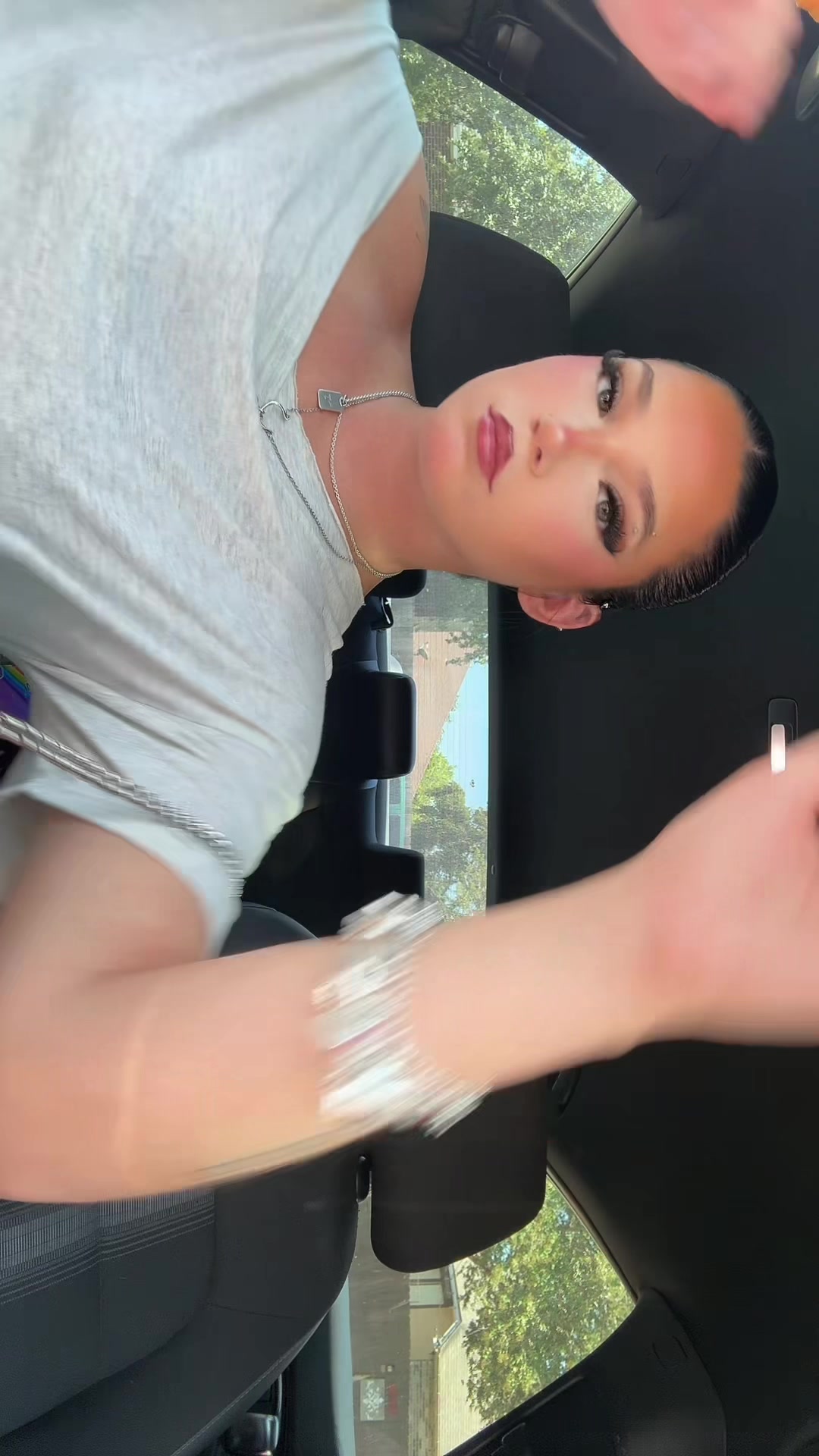 @izzyssyourss