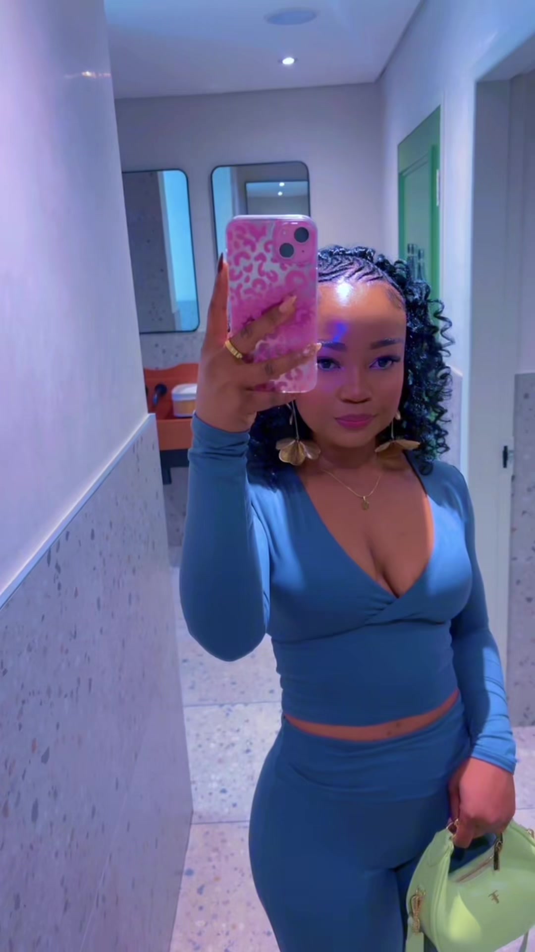 @Tiisetso