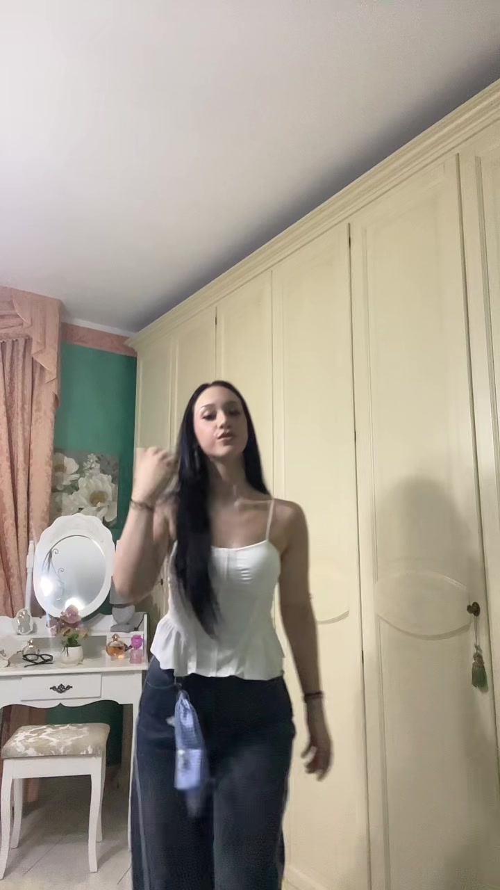 @𝐵𝑒𝑛𝑛𝑦